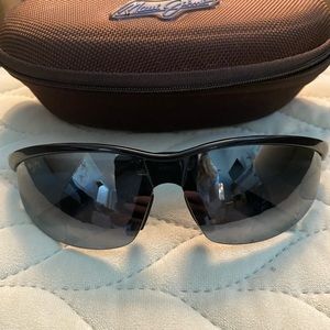 Men’s Maui Jim’s sunset sunglasses. The color is black.